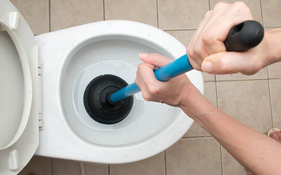 prix plombier wc bouché Orphin